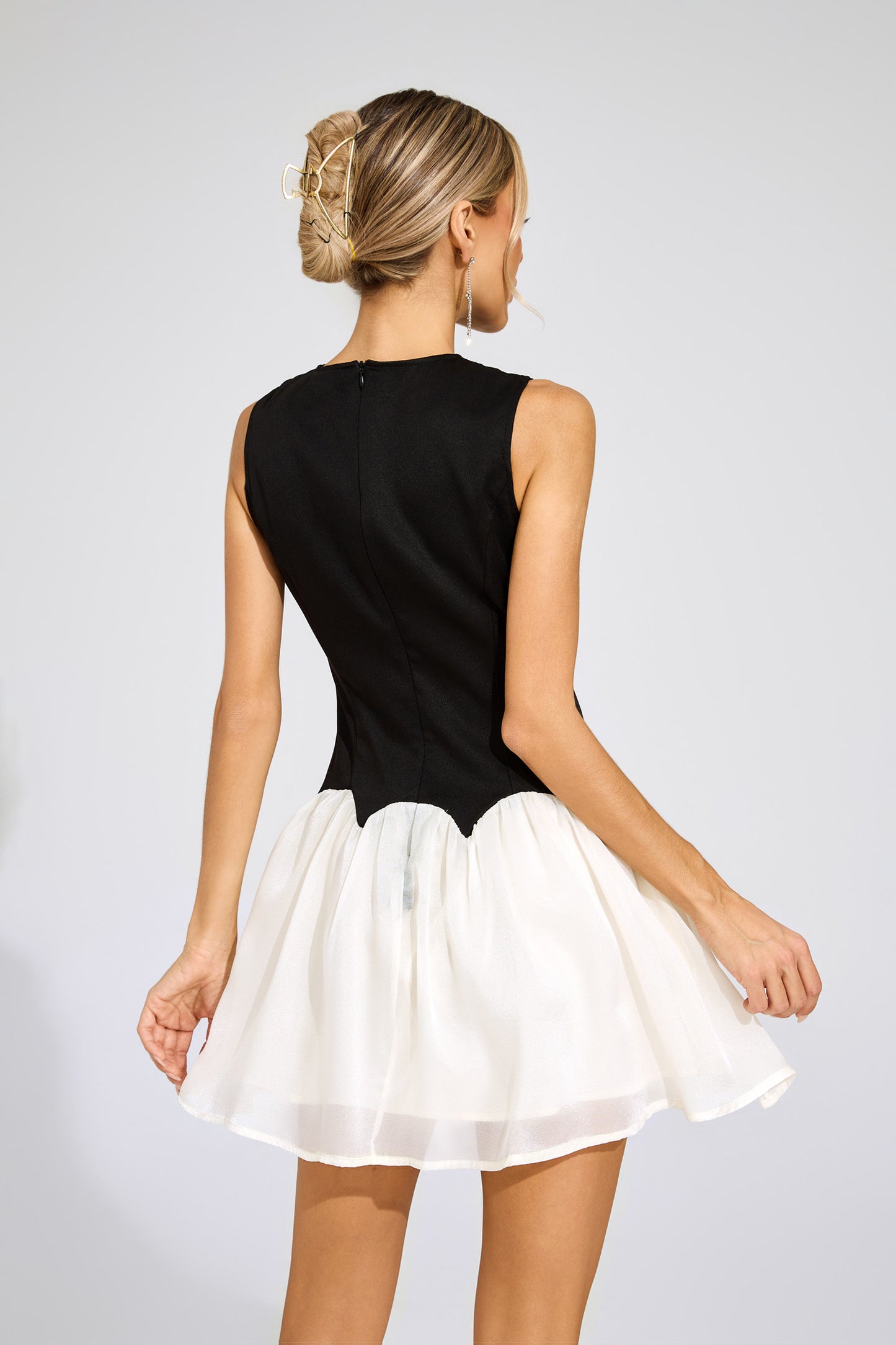 Dewar Black Sequins Sleeveless Mini Dress