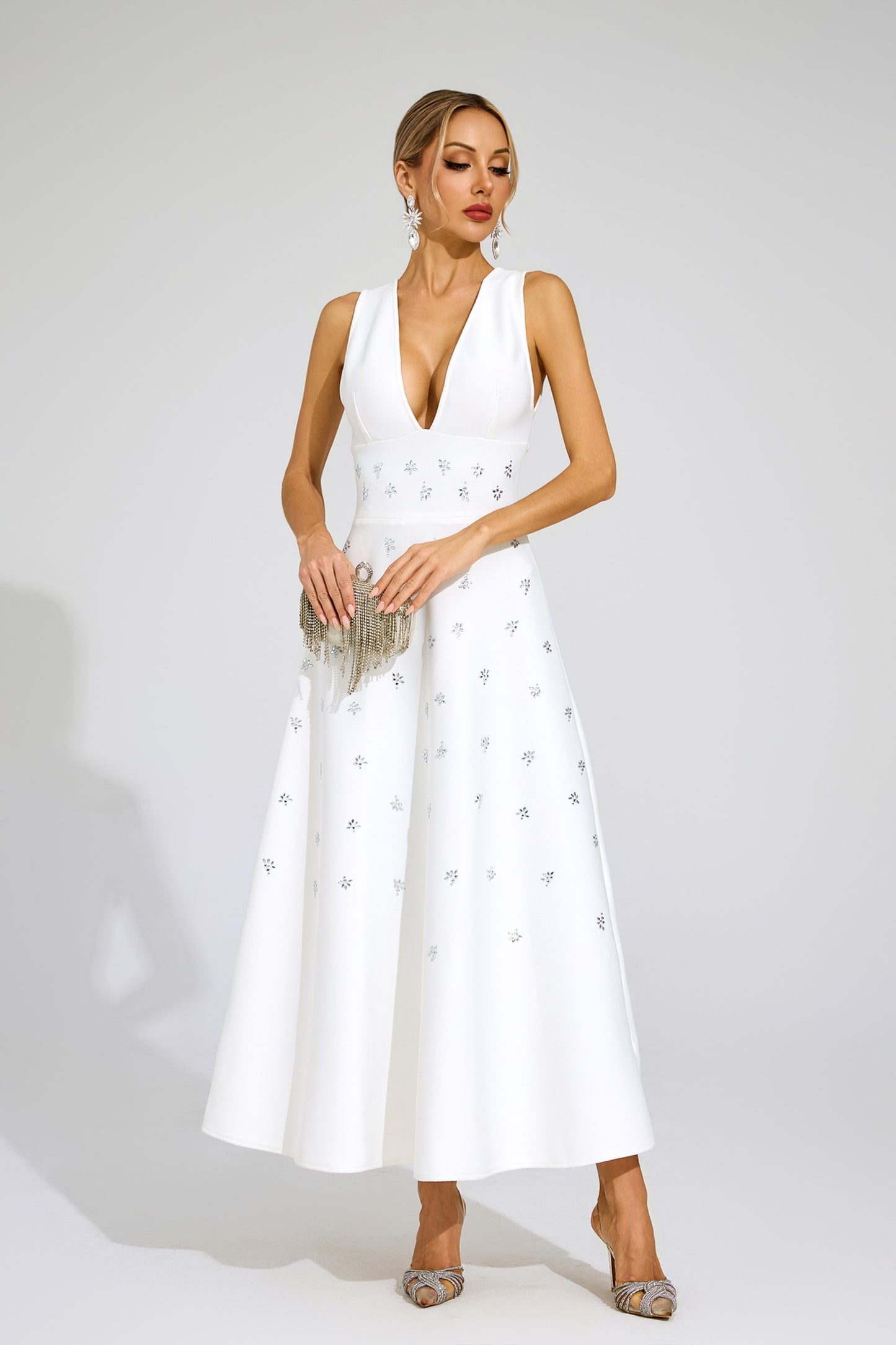 Wanda White V-neck Backless Sleeveless Dress