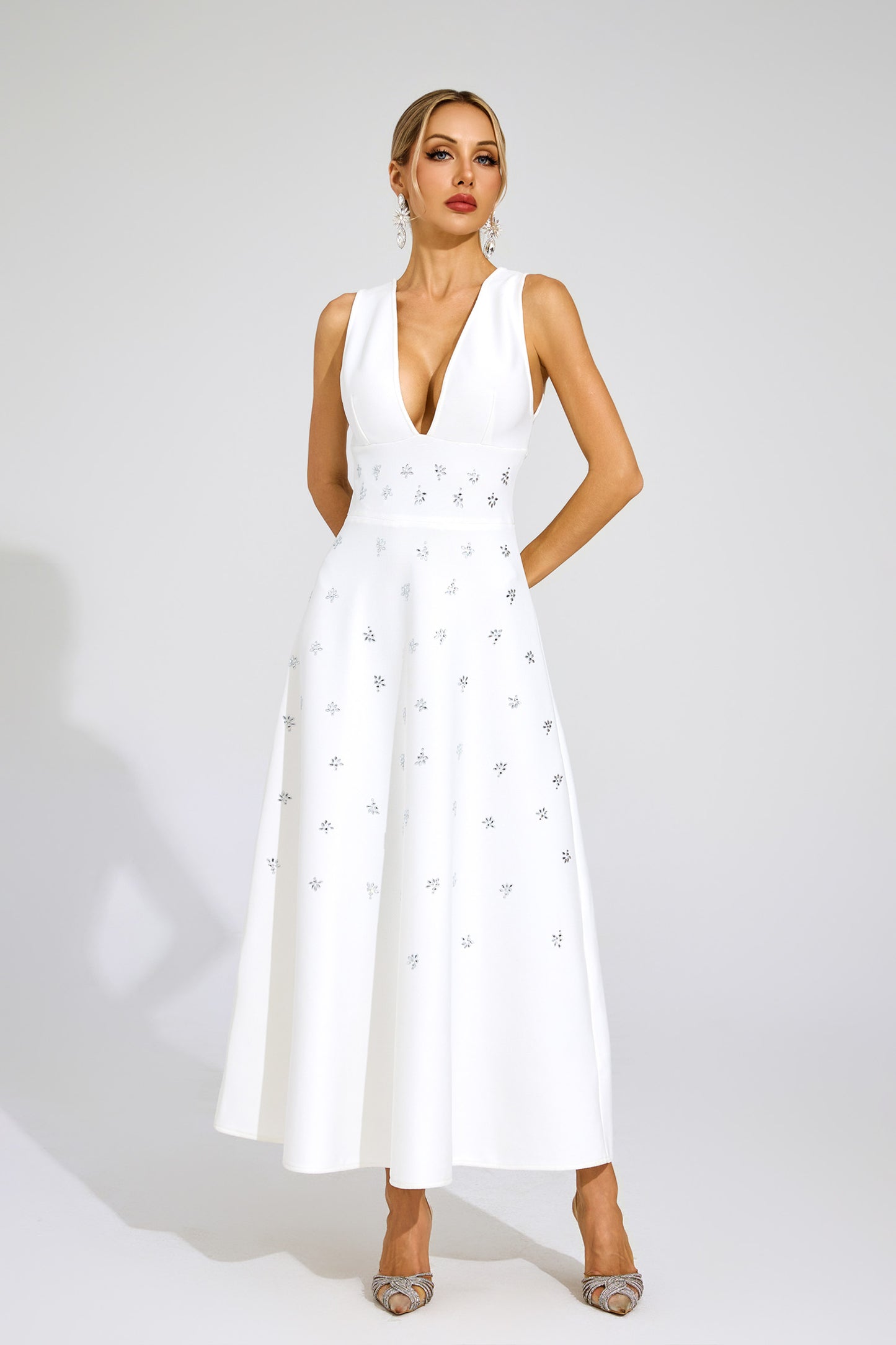 Wanda White V-neck Backless Sleeveless Dress